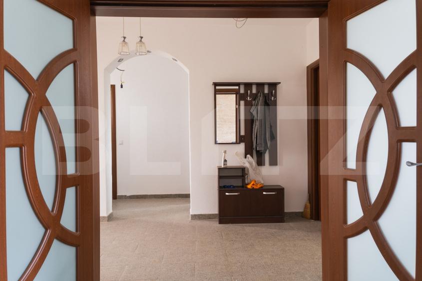 Casa de vanzare 4 camere, 160 mp, zona Micesti
