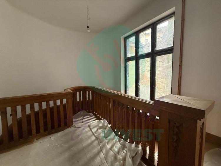 Apartament boieresc partial renovat