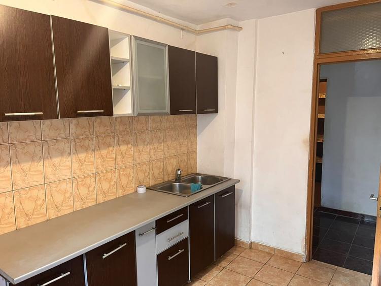 4 camere, 2 băi | 80 mp | Calea Moșilor | Et 1/8 | Negociabil