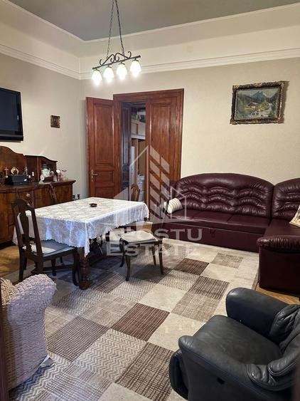 Apartament elegant in palat istoric restaurat, Timisoara Piata Maria