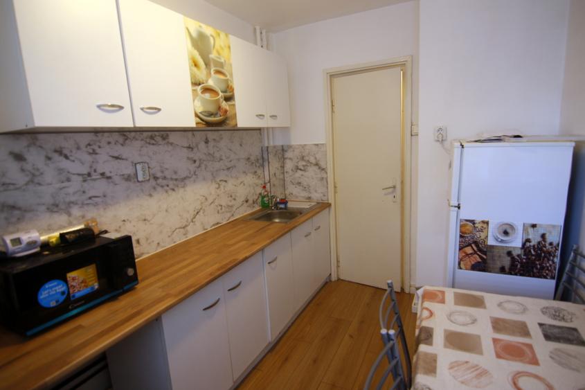 Apartament 2 camere, centrala proprie, loc parcare, 500 metri de Medicina