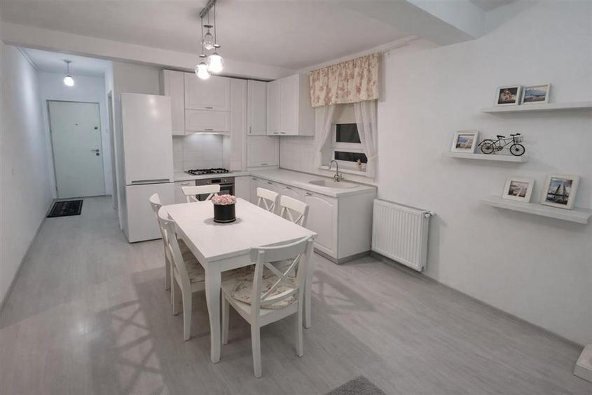 Apartament 3 camere 2 bai 75mp gradina zona Selimbar