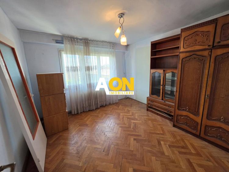 Apartament 3 camere, Cetate, 65 mp utili, et.5. Necesita renovare