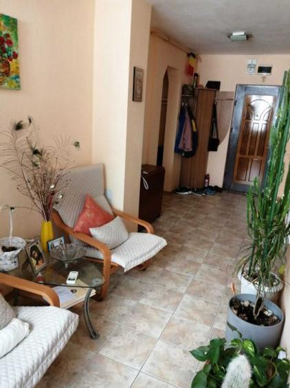 Apartament 3 camere decomandate zona Far