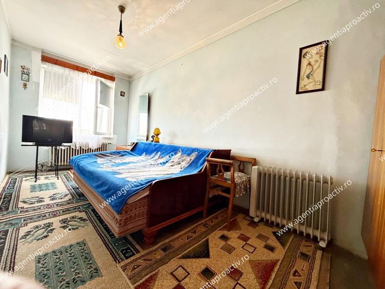 Apartament cu 3 camere zona centrală , stradal, intr-un bloc curat, 69.900 euro