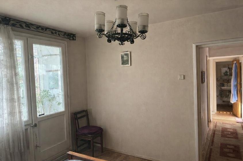 Vanzari Apartamente 4 Camere / Straja