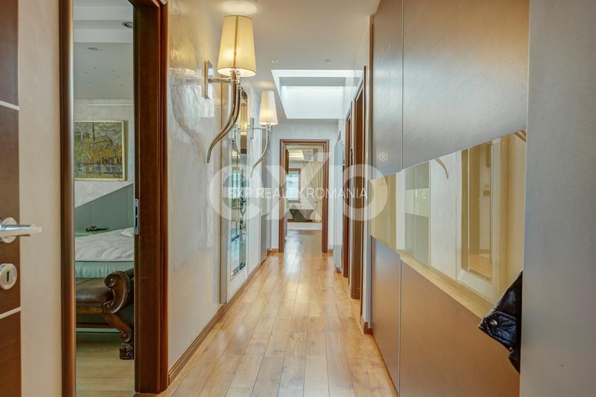 Penthouse 5 camere de vanzare -Nordului stradal + 800 mp teren in jurul blocului - 2