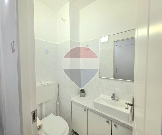 De închiriat apartament cu 3 camere Strada Aluminei Rogerius