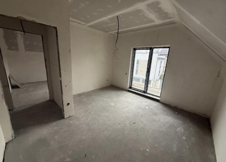 Casa individuală, semifinisata, 160 mp utili , 500 mp teren, zona Motel Gilău