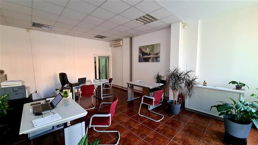 Spatiu comercial 70 mp , Simion Barnutiu, parcare in fata