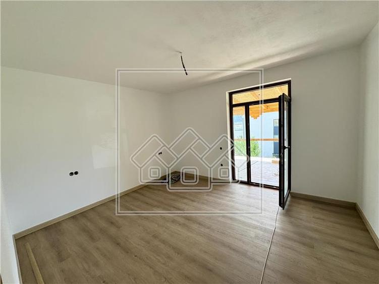 Spatiu de birouri de inchiriat - 6 camere - 240 mpu