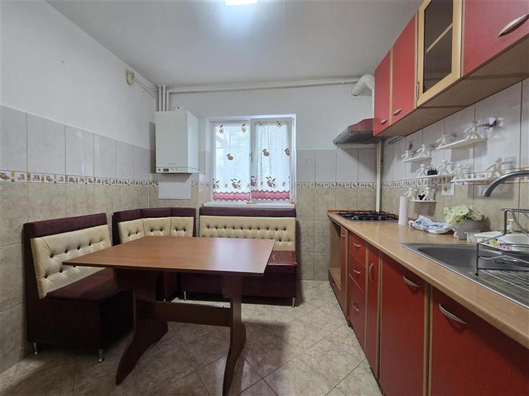 Apartament 2 camere de inchiriat zona Nord Bacau