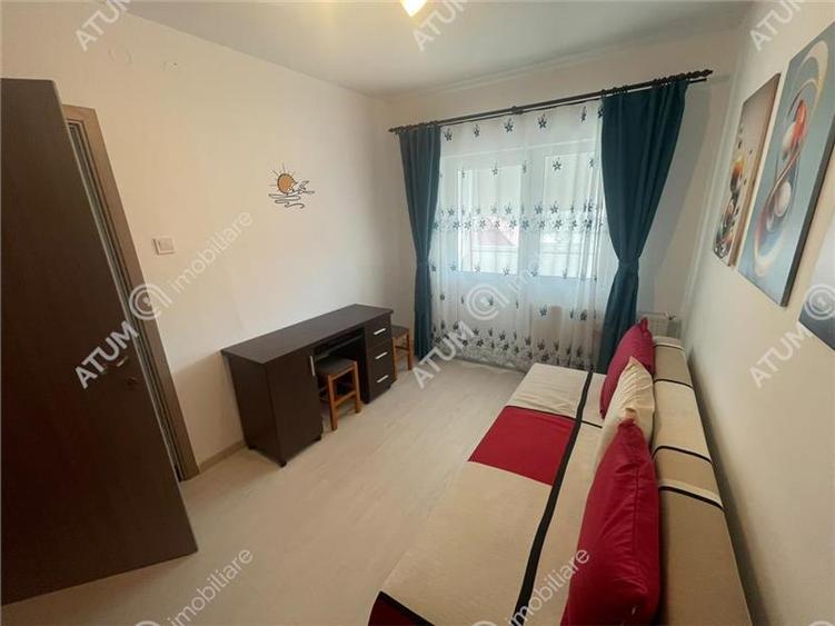 Apartament 3 camere decomandate balcon zona Vasile Aaron din Sibiu