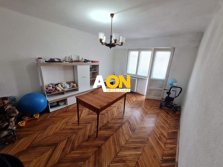 Apartament 4 Camere, 77 mp, Decomandat, Zona Cetate