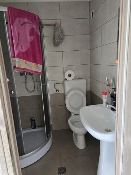 Apartament 4 camere, 3 băi, complet renovat, etaj 2, balcon, sub prețul pieței
