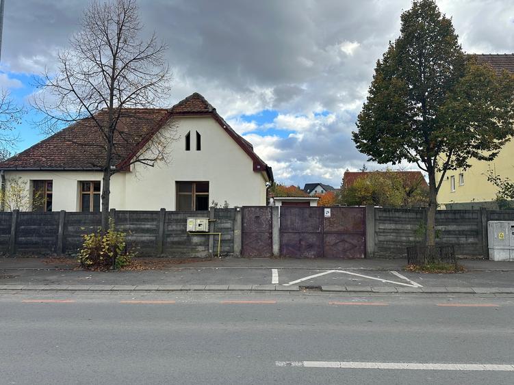 Casa 2 camere singur in curte - teren 900 mp - Sibiu - str. Nicolae Iorga