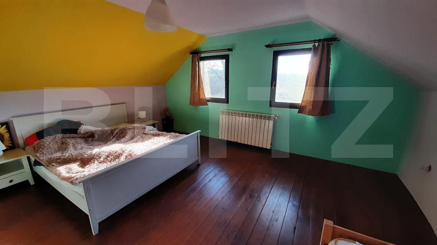 Casa individuala de vanzare, 125 mp, 2112 mp teren, în Deușu