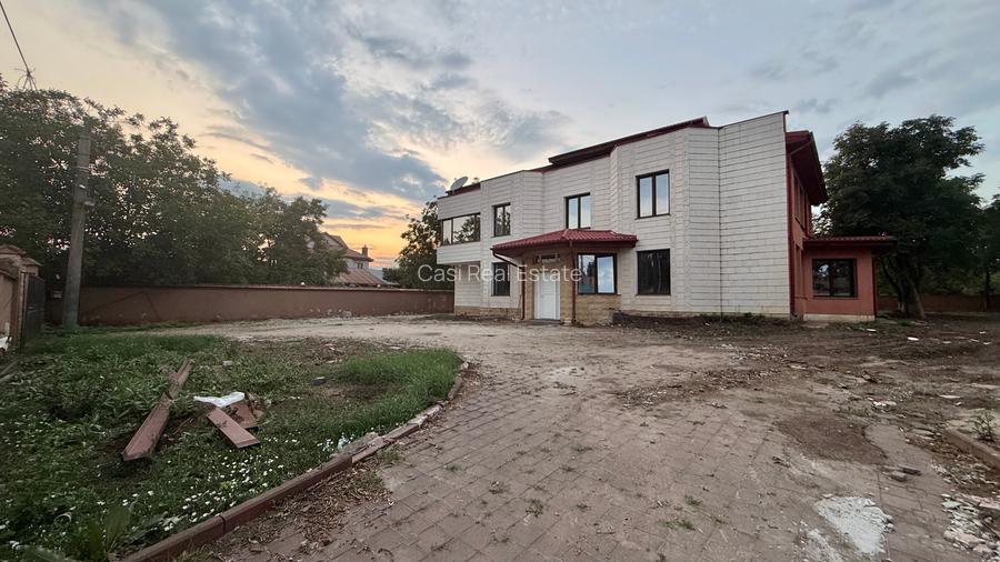 Vilă impresionantă 10 camere si teren 2.500 mp zona Pipera - 2
