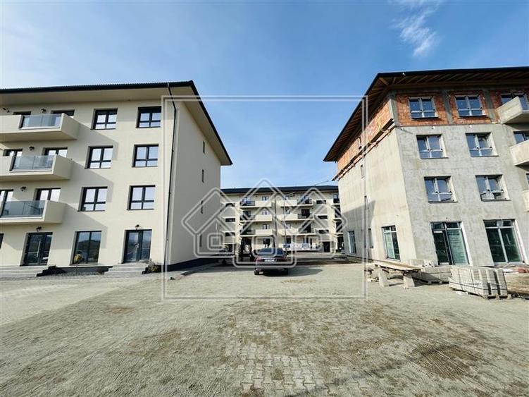 Ap cu 2 camere, balcon, predare la alb, incalzire in pardoseala