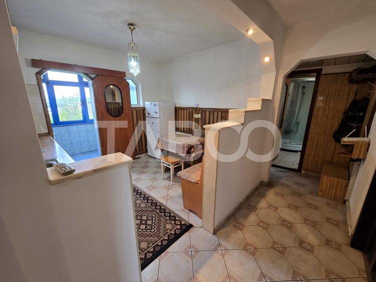 Apartament decomandat de vanzare 2 camere boxa pivnita Vasile Aaron