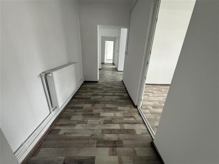 Adjud - spatiu comercial renovat complet