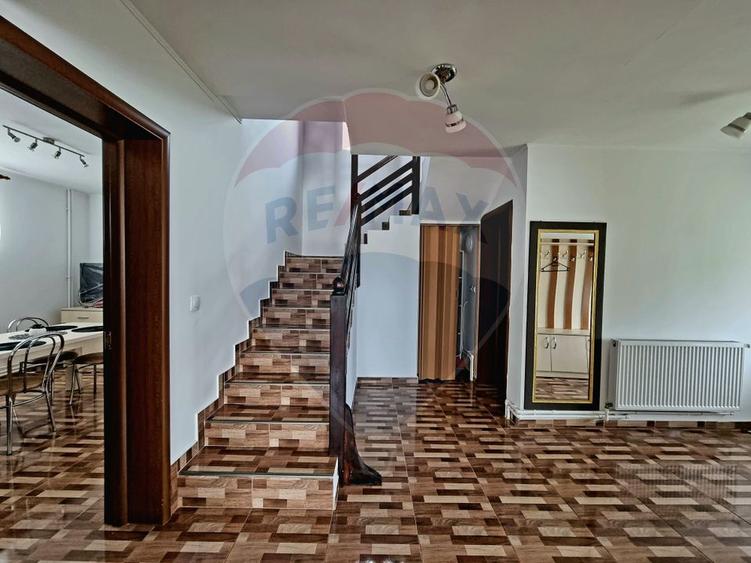 Casa individuala de inchiriat | 5 camere | Cristian