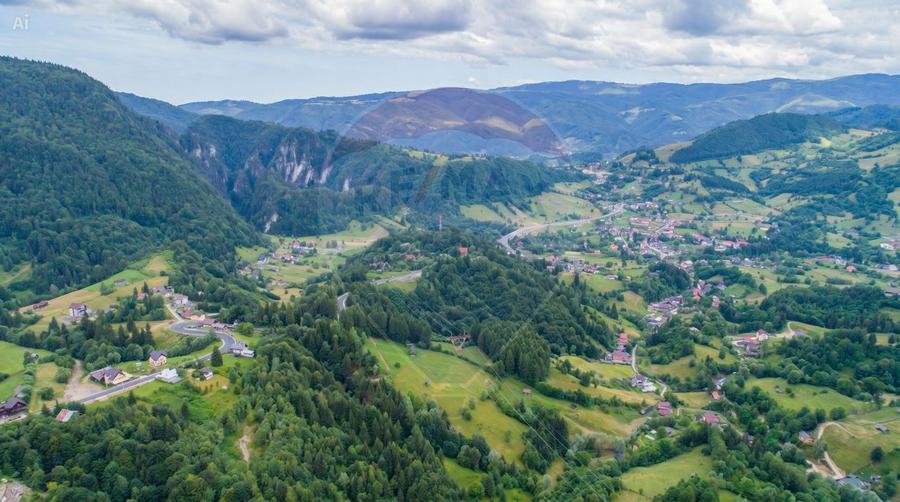 Teren2058mp Dambovicioara la poalele parcului National Piatra Craiului