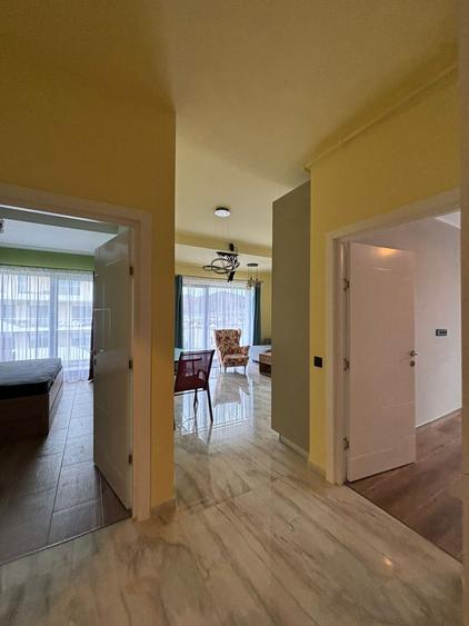 Apartament 3 camere semidecomandat zona Eroilor