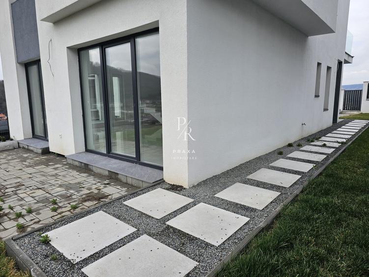 Casa individuala, 120mp, gradina, parcare, finisata, zona strada Crizantemelor!