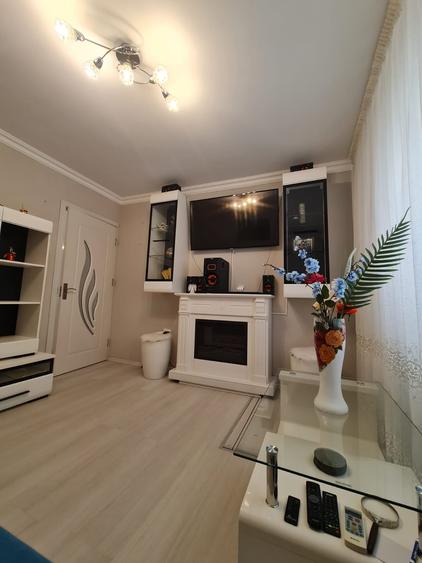 Vanzare apartament 3 camere dec in Galati, Sid-Vest, parter cu gradina