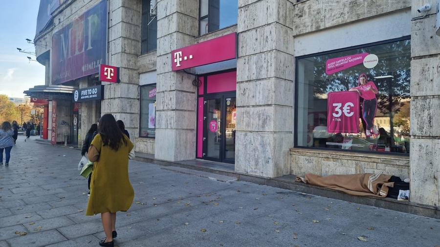 Piata Unirii-Metrou - 180 mp - 7.000 euro/ luna