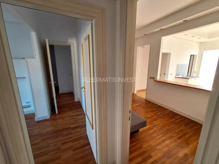 Vinzare apartament renovat cu design italian in  Piata Romana - 7