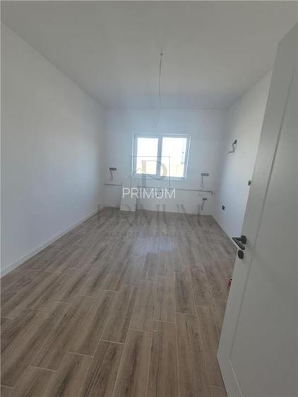 DUPLEX INDIVIDUAL -   Despartit prin camera Tehnica  - bucatarie inchisa -  2 Fr - 16
