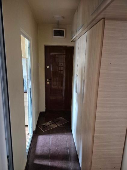 Vand apartament doua camere