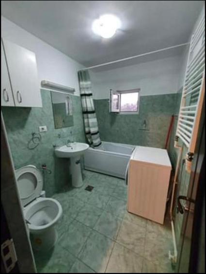 Apartament cu 2 camere,tip Penthouse, DECOMANDAT, zona Nicolina