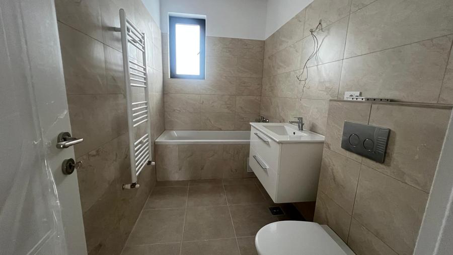 Duplex premium de vânzare – stradă privată, ideal pentru familie