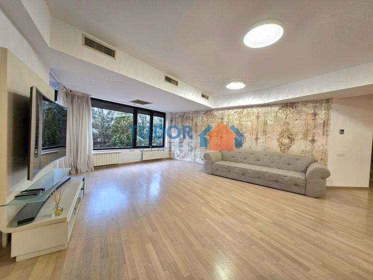 Beautiful 4 Bedroom Apartment with Herastrau Park View
