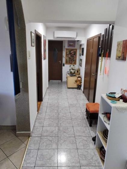 Apartament -3 camere -decomandat-Zona Rahova