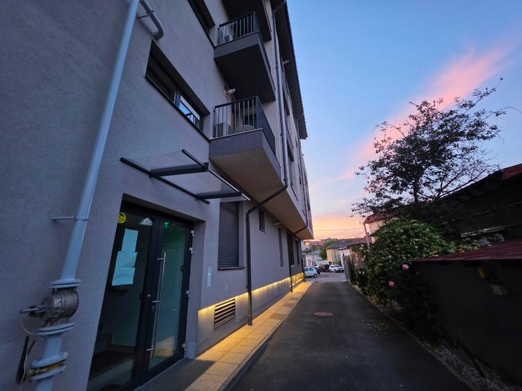Apartament 2 camere, zona de case