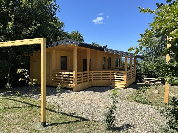 Cabana 2 dormitoare | 65 mp | Varfu Dealului | 76500 EUR