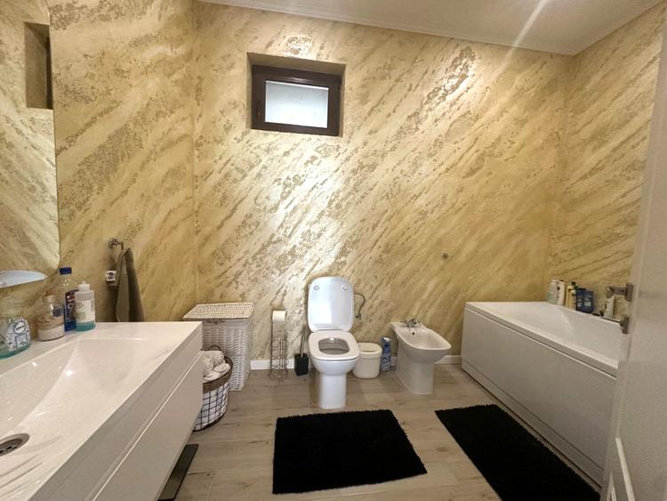 Casă complet renovată | Ultracentral | 4 camere | Teren 829 mp | Aiud
