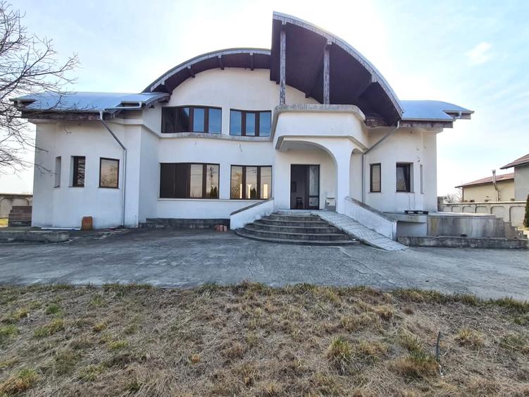 Casă 520 mp + teren 2.000 mp + utilități complete – oportunitate în Tărtășești