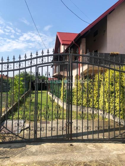   ⁠Casă spațioasă cu mansardă, 226 mp construiți - 2