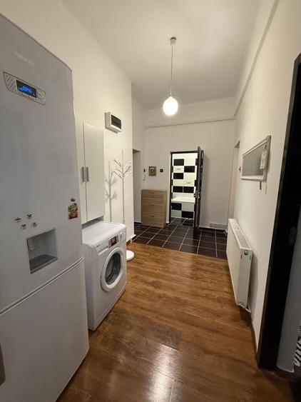Apartament de închiriat, ultracentral, 3 camere, decomandat