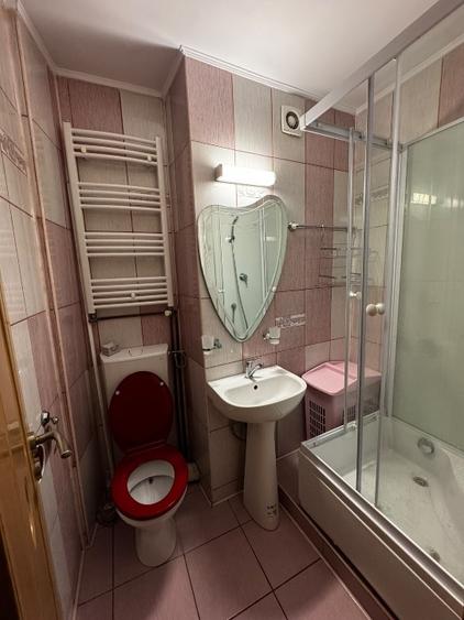 Închiriez apartament 1 cam, zona Alexandru cel Bun