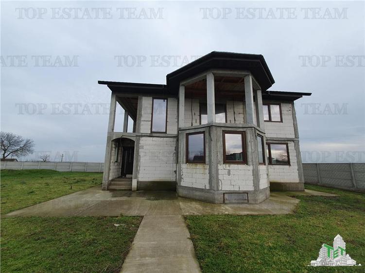 VILA IMPERIALA DE EXCEPTIE PREMIUM CU 20.000 MP TEREN
