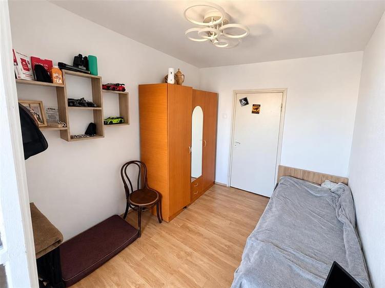 Apartament 3 camere decomandat | Calea Bucuresti | Luminos si spațios