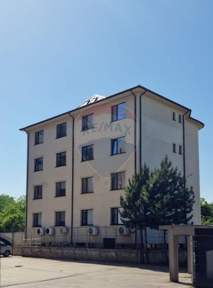 Cladire Mixtă de vânzare 800mp, D+P+3E+M în Tudor Vladimirescu - Iasi