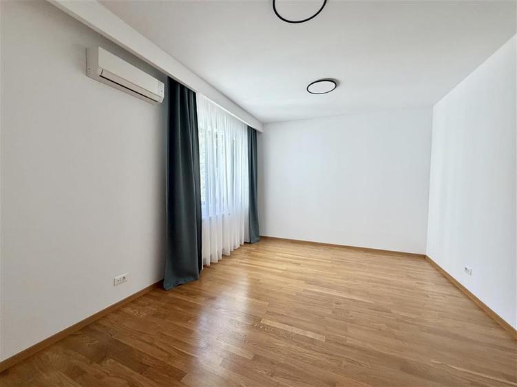 FOR RENT 4 ROOMS 200 SQM 3 PARKING