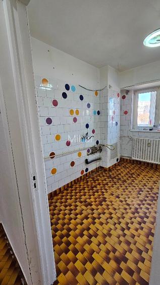 DiIRECT PROPRIETAR  4 camere  13 Septembrie-Casa Poporului CATEDRALA NEAMULUI - 15